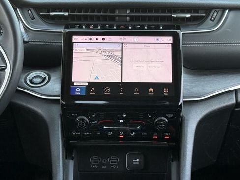 Used 2023 Jeep Grand Cherokee L Limited RWD image 16