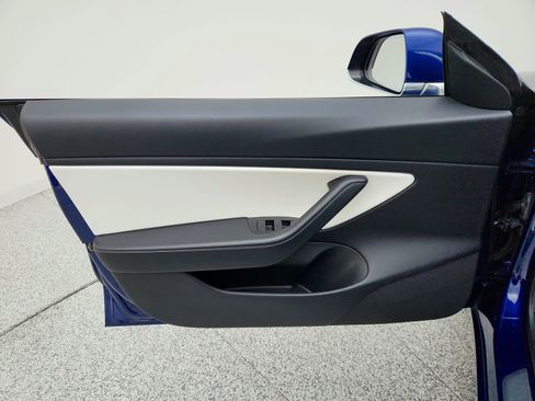 Used 2020 Tesla Model 3 Standard Range image 24