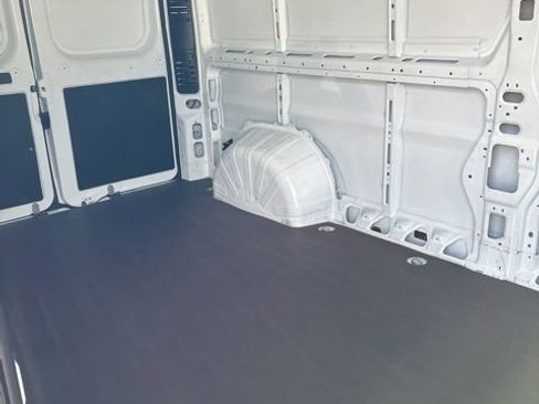 Used 2025 RAM ProMaster 2500 w/ Convenience Group image 10