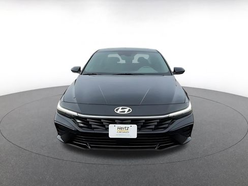 Used 2025 Hyundai Elantra SEL image 4