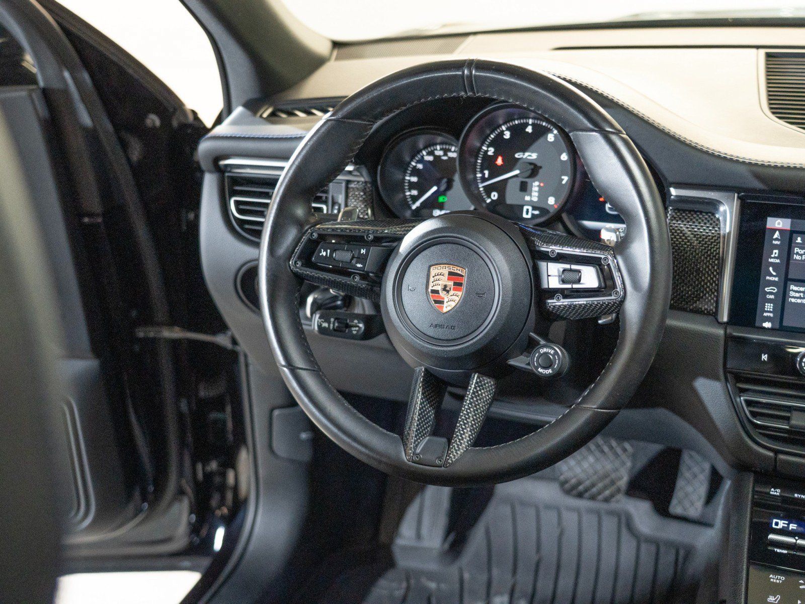 Used 2024 Porsche Macan GTS AWD/4WD image 26