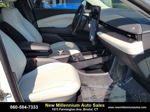 Used 2024 Ford Mustang Mach-E Premium image 11