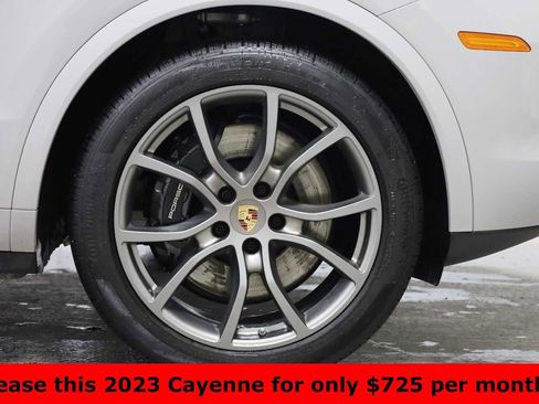 Certified 2023 Porsche Cayenne Platinum Edition image 12