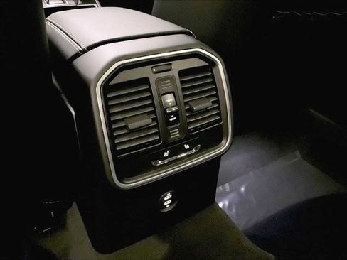 New 2026 Porsche Macan image 27