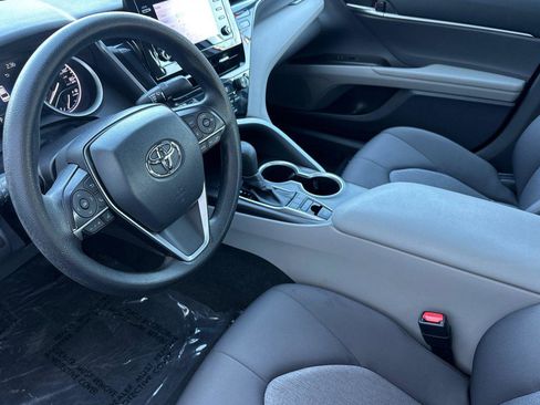 Used 2022 Toyota Camry LE image 10