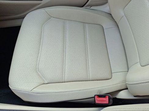 Used 2018 Volkswagen Passat 2.0T SE FWD image 26