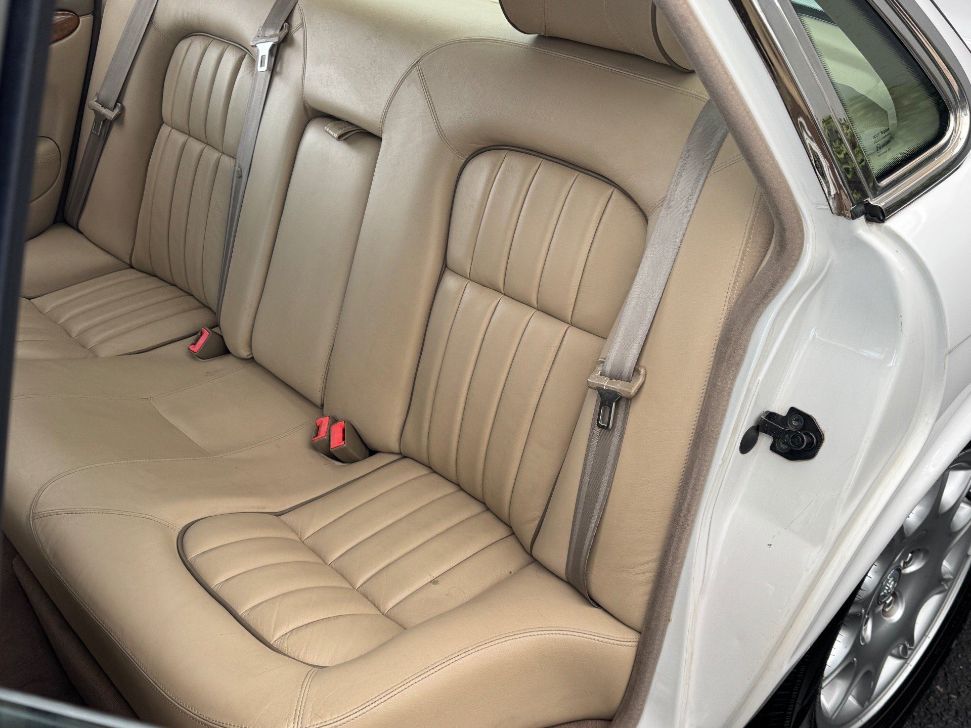 Used 2001 Jaguar XJ8 RWD image 17