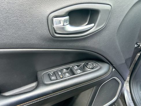 Used 2018 Jeep Compass Latitude w/ Popular Equipment Group AWD/4WD image 24
