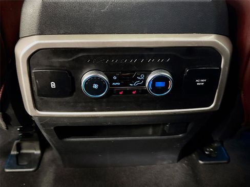 Used 2024 Ford Expedition Limited image 27