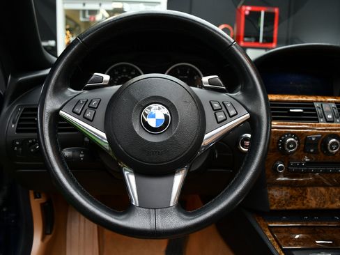 Used 2010 BMW 650i Convertible image 18
