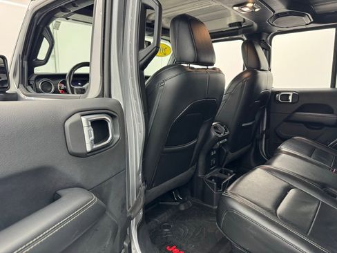 Used 2020 Jeep Gladiator Overland AWD/4WD image 40
