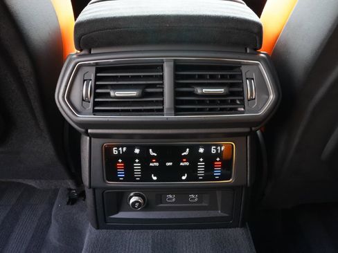 Used 2022 Lamborghini Urus AWD/4WD image 44