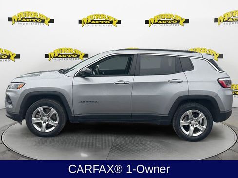 Used 2024 Jeep Compass Latitude image 2