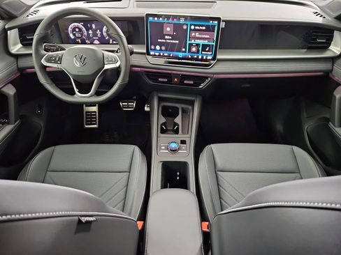 New 2026 Volkswagen Tiguan SE R-Line image 15