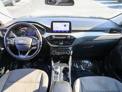 Certified 2022 Ford Escape SE w/ Cold Weather Package FWD image 25