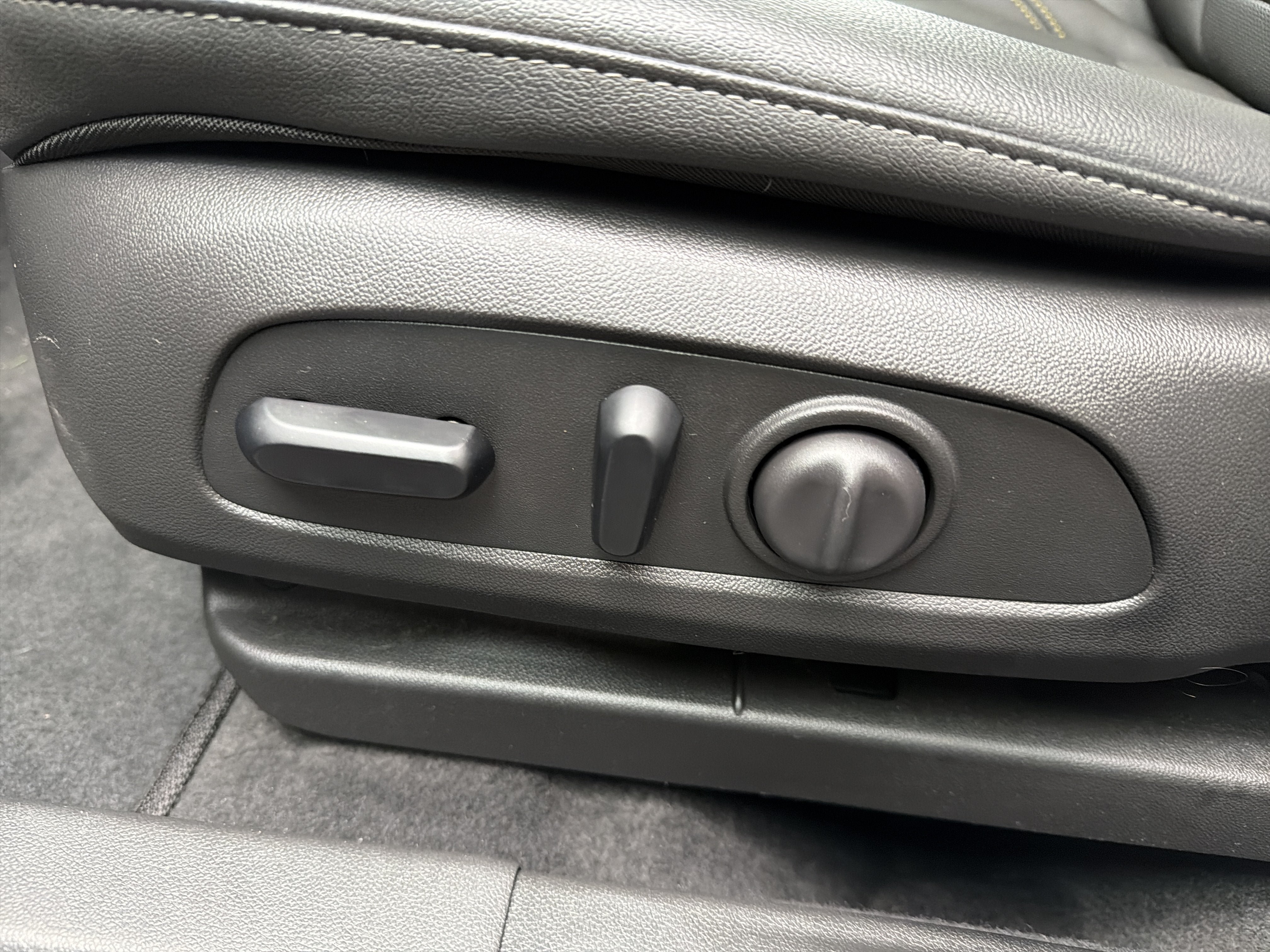 Used 2024 Chevrolet Trax ACTIV w/ Sunroof Package FWD image 10