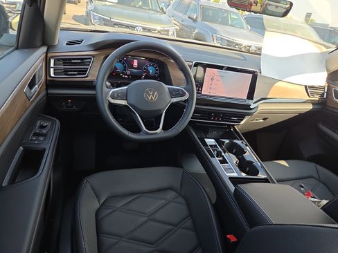 New 2026 Volkswagen Atlas SE image 6