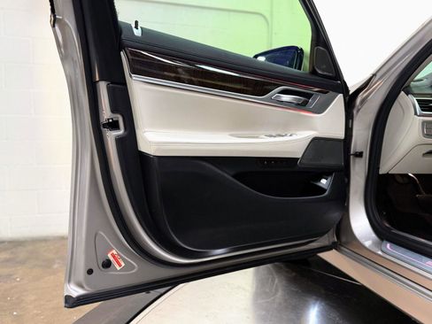 Used 2021 BMW 750i xDrive image 13