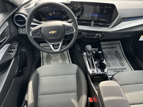 New 2026 Chevrolet Trax LT w/ LT Convenience Package FWD image 24