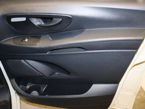 Used 2019 Mercedes-Benz Metris w/ Premium Safety Package image 40