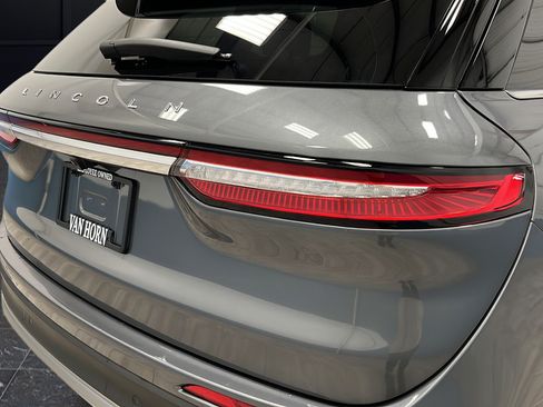 Used 2025 Lincoln Corsair Reserve AWD/4WD image 38