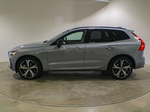 Used 2025 Volvo XC60 T8 Ultra w/ Protection Package Premier AWD/4WD image 2