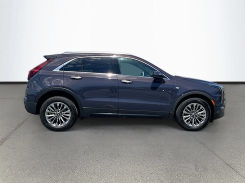 Used 2024 Cadillac XT4 Premium Luxury w/ Technology Package FWD image 8