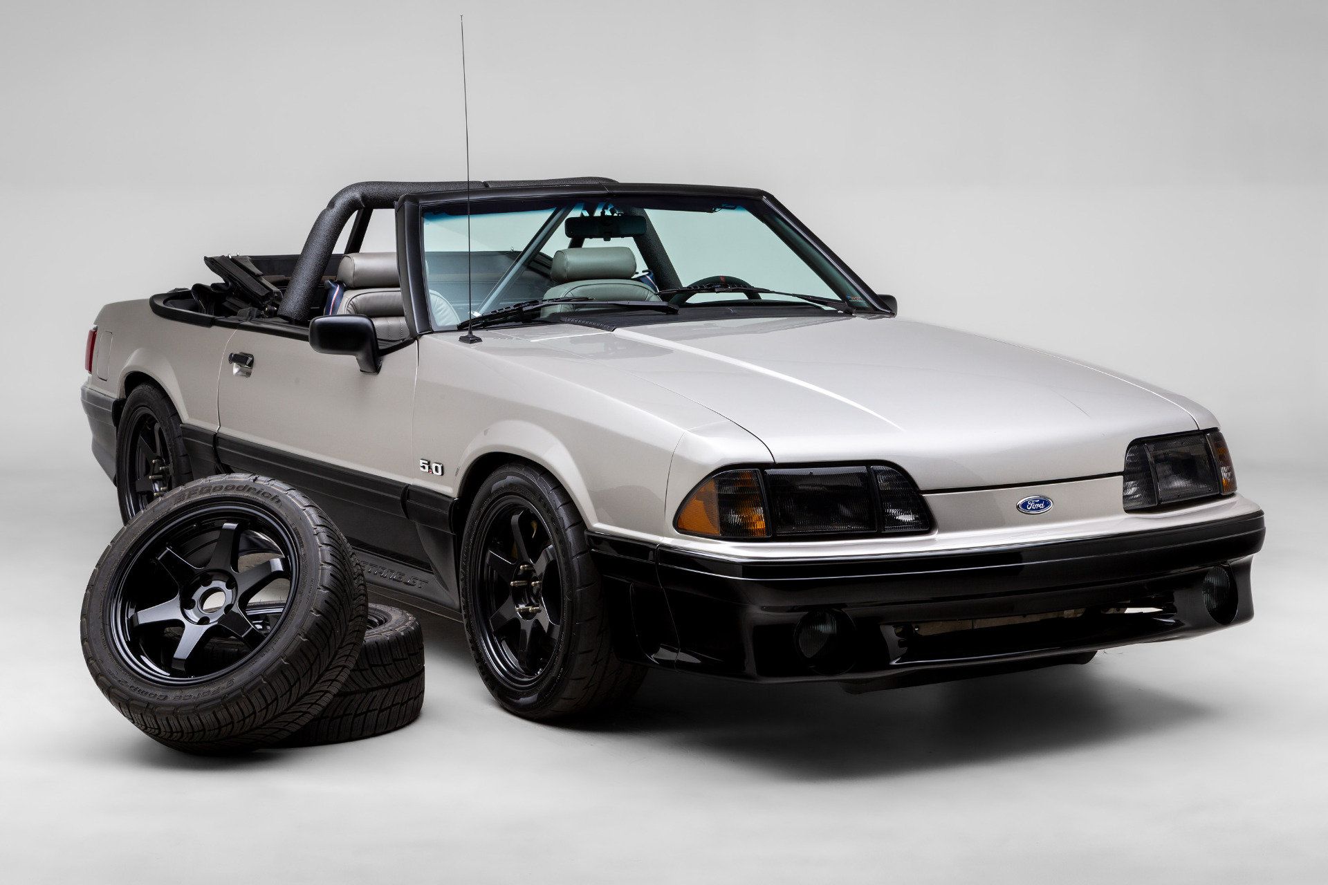 Used 1990 Ford Mustang GT RWD image 13