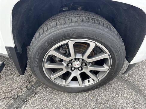 Used 2021 GMC Canyon Denali image 4