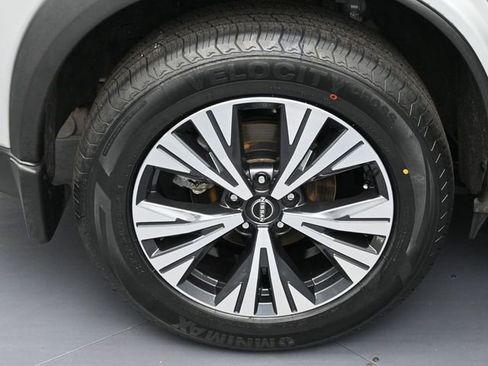 Used 2023 Nissan Rogue SV image 5