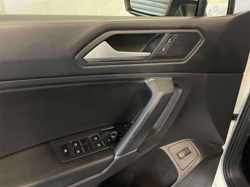 Used 2022 Volkswagen Taos S image 18