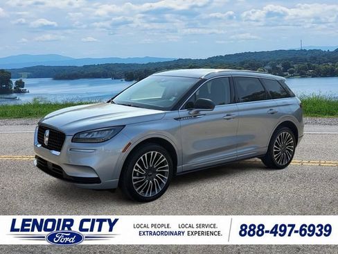 Used 2022 Lincoln Corsair AWD w/ Premium Package image 7