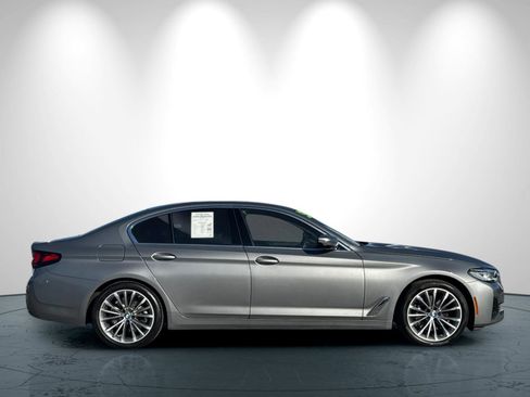 Used 2023 BMW 530i w/ Premium Package image 3