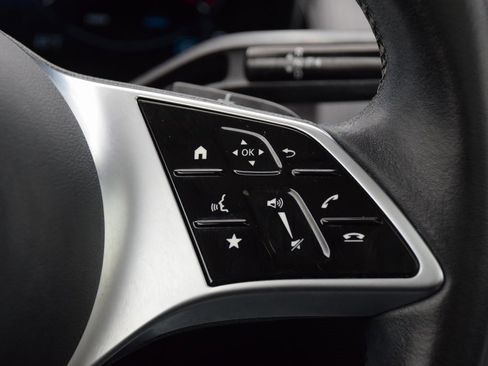 Used 2023 Mercedes-Benz GLC 300 image 25