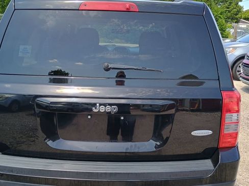 Used 2016 Jeep Patriot Latitude FWD image 24