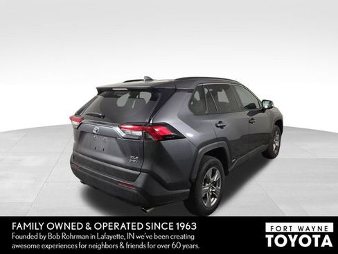 Used 2025 Toyota RAV4 XLE image 7