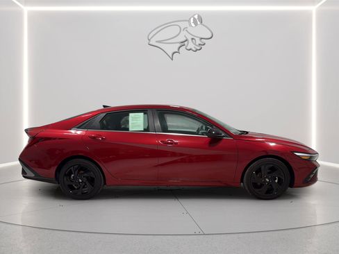 Used 2026 Hyundai Elantra SEL Sport FWD image 7