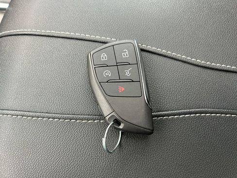 Certified 2025 Chevrolet Traverse LT w/ Sun and Wheel Package image 33