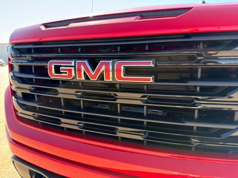 New 2026 GMC Sierra 1500 Elevation image 4