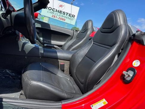 Used 2006 Pontiac Solstice Convertible w/ Premium Package RWD image 5