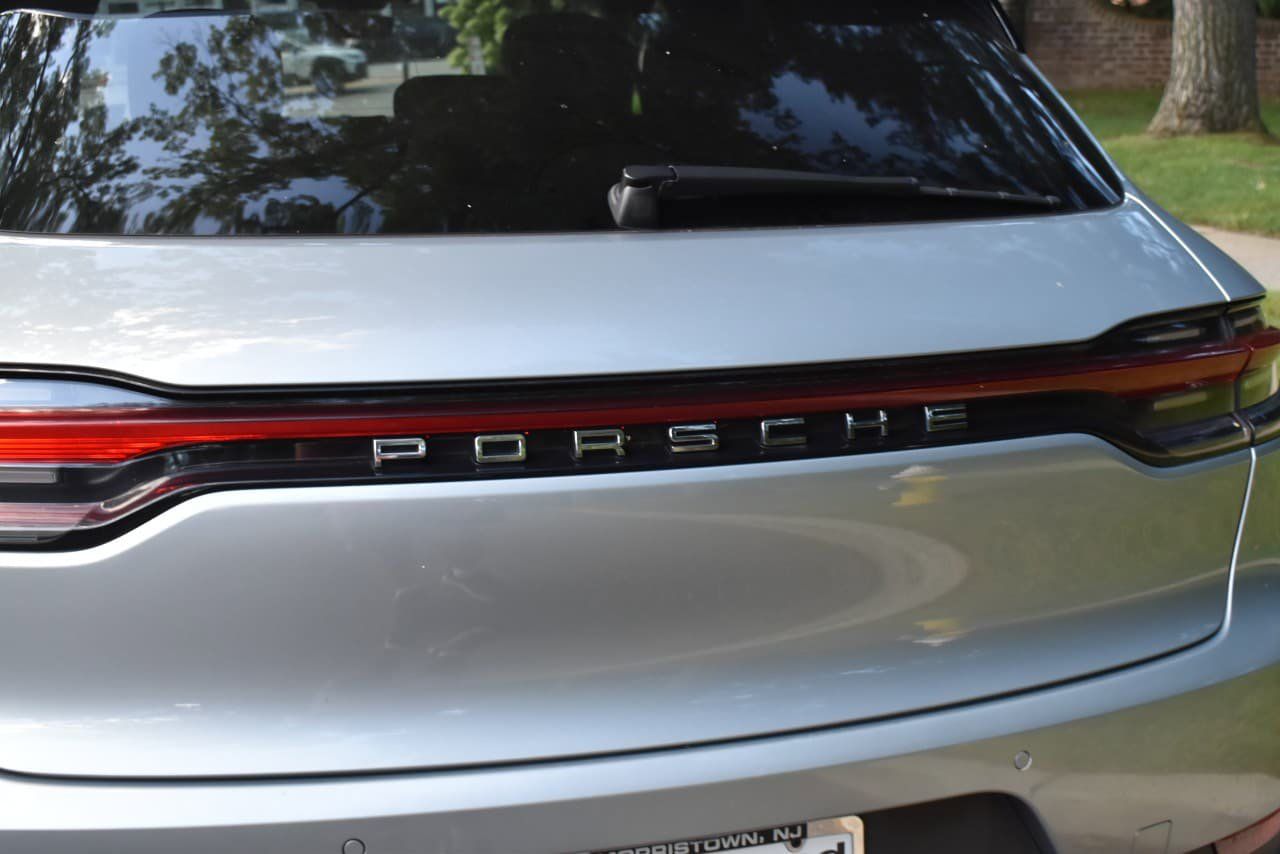 Used 2020 Porsche Macan AWD/4WD image 30