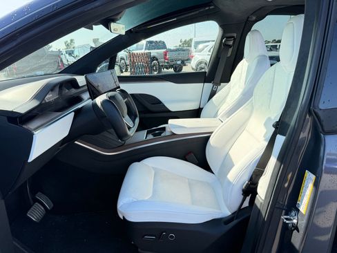 Used 2023 Tesla Model X image 5