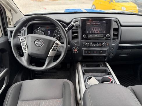 Used 2023 Nissan Titan SV w/ SV Convenience Package RWD image 10