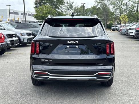 Used 2023 Kia Sorento S w/ Panoramic Sunroof Package FWD image 3