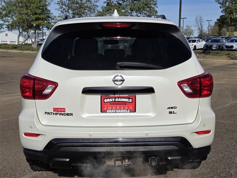 Used 2019 Nissan Pathfinder SL image 5
