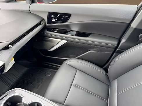 New 2027 Cadillac Optiq Luxury w/ LPO, Floor Liner Package AWD/4WD image 29