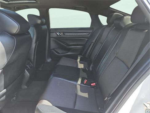 Used 2018 Honda Accord Sport image 10