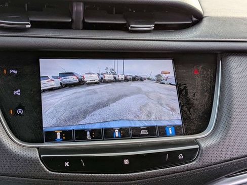 Used 2021 Cadillac XT5 Premium Luxury image 11