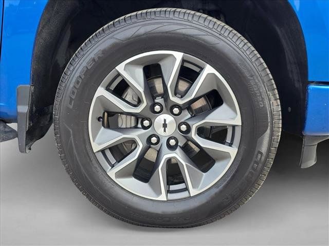 Used 2022 Chevrolet Silverado 1500 RST w/ Convenience Package II AWD/4WD image 9