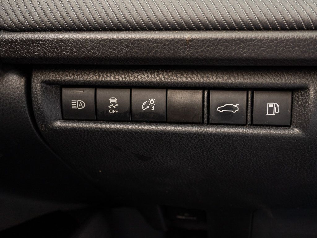 Used 2025 Toyota Camry SE FWD image 28